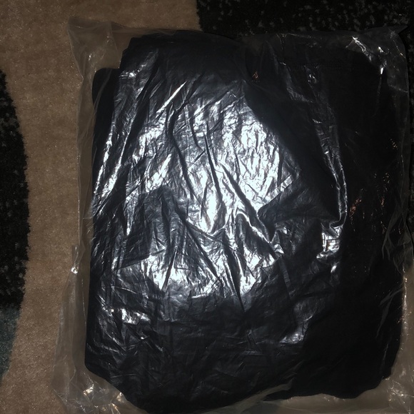 NWT- XERSION PLUS WORKOUT CAPRIS - Picture 6 of 6